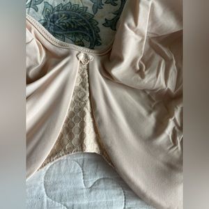 44DDD NWT Bali minimizing bra.  Gorgeous non padded and a little sexy!